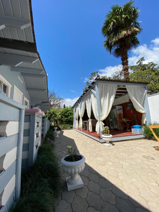 Эко Домики У Моря В Гаграх Gagra Buitenkant foto